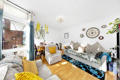 (OIEO £425,000) Seagrave House, Wellesley Street, Whitechapel, London, E1