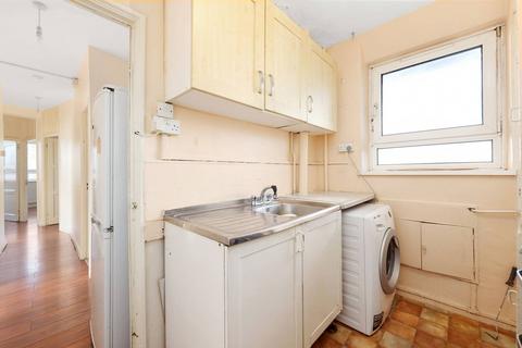 4 bedroom flat for sale, Collingwood House, Bethnal Green, London, E1