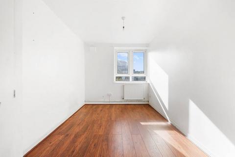 4 bedroom flat for sale, Collingwood House, Bethnal Green, London, E1