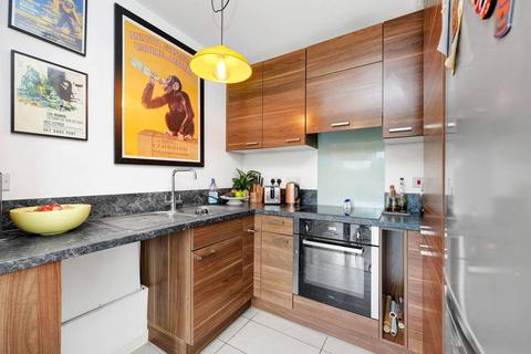 1 bedroom flat for sale - Coster Avenue, Finsbury Park, London, N4