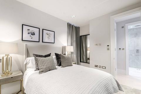 1 bedroom flat to rent, Warwick Court, Bloomsbury, London, WC1R