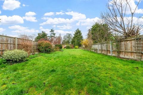 5 Bladindon Drive, Bexley, DA5 3BS