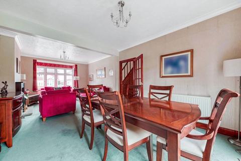 5 Bladindon Drive, Bexley, DA5 3BS