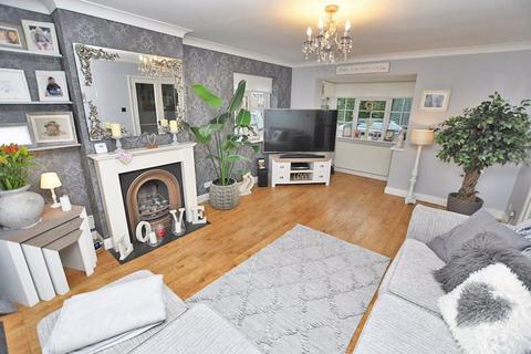 3 bedroom detached house for sale, Chattenden Court, Maidstone ME14