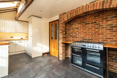 4 bedroom detached house for sale, Common Road Kensworth