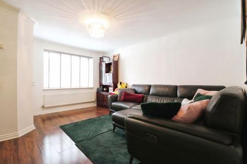 4 Formby Close, Slough, SL3 8WW