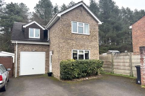 3 bedroom detached house for sale, Maple Way, Headley Down
