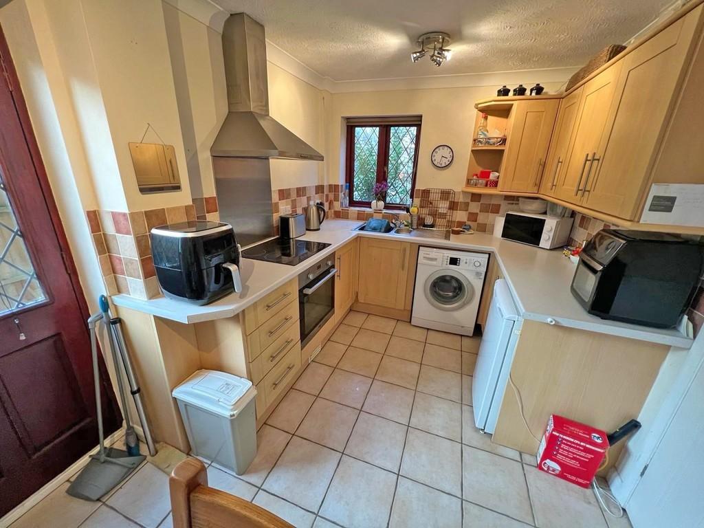 Apsley Way, Worthing BN13 3 bed detached house for sale £400,000