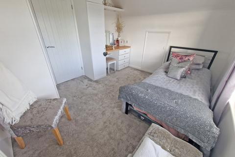101 Overhill, Southwick, Brighton, BN42 4WH