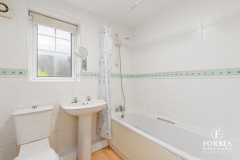 24 Spring Gardens, Leyland, PR25 2EQ