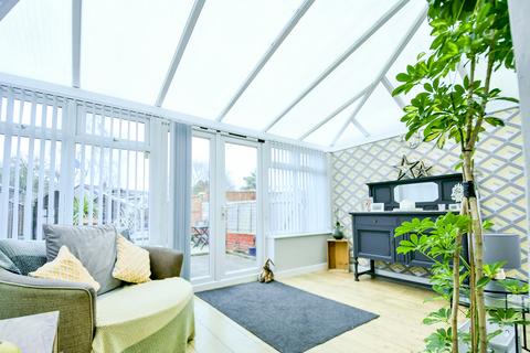 10 Grosvenor Crescent, Arksey, Doncaster, DN5 0SX