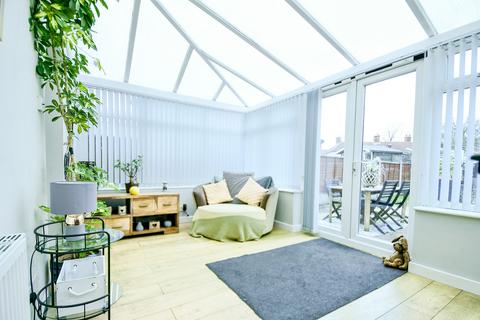 10 Grosvenor Crescent, Arksey, Doncaster, DN5 0SX