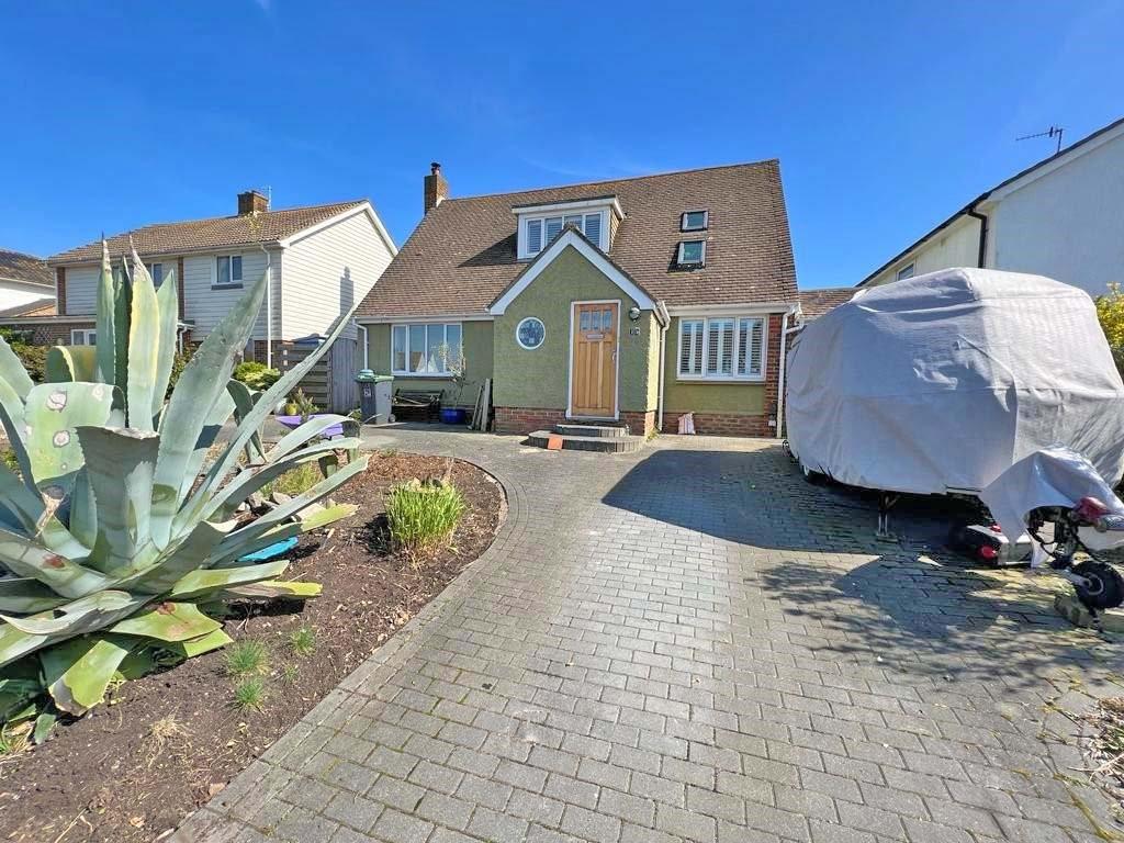 Beach Green, ShorehambySea BN43 3 bed detached house £845,000