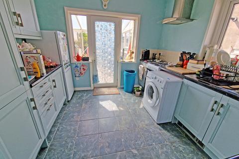 19 Downsway, Southwick, Brighton, BN42 4WA