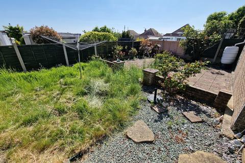 19 Downsway, Southwick, Brighton, BN42 4WA