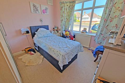 19 Downsway, Southwick, Brighton, BN42 4WA