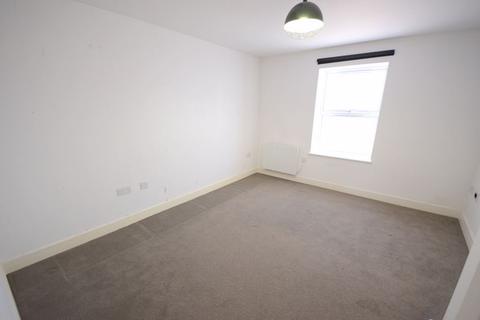 2 bedroom apartment to rent, Consort Close, Poole BH12