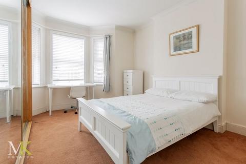 134 Ashley Road, Bournemouth, BH1 4NF