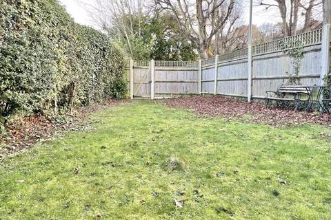 Cornerways Cornwall Avenue, Claygate, Esher, KT10 0HX