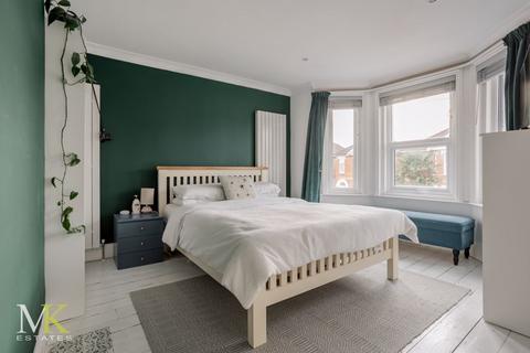 160 Capstone Road, Bournemouth, BH8 8RT
