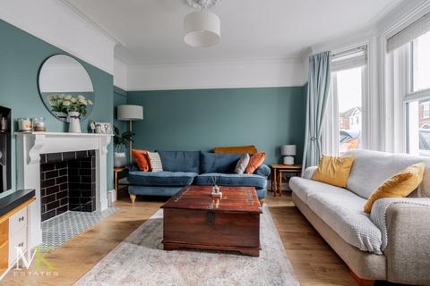160 Capstone Road, Bournemouth, BH8 8RT