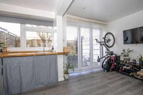 15 Danecourt Gardens, Croydon, CR0 5JN