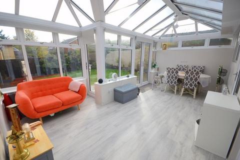 3 bedroom detached bungalow to rent, Saxonhurst Road, Bournemouth BH10