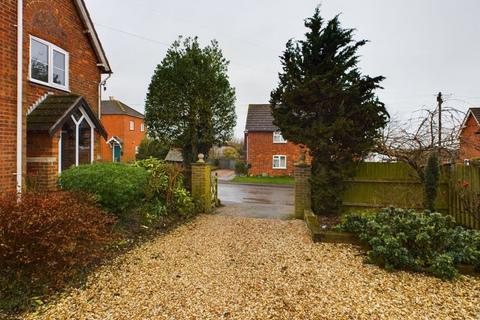 3 bedroom semi-detached house for sale, Pinnings Cottage, Hagworthingham Road, Lusby