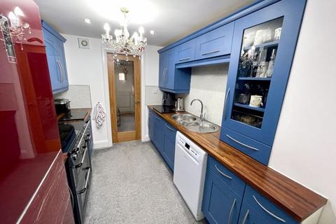 2 bedroom apartment for sale - Wynnstay Hall Estate, Ruabon