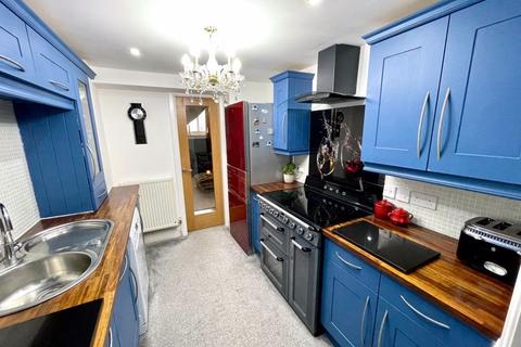2 bedroom apartment for sale, Wynnstay Hall Estate, Ruabon