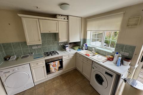 2 bedroom townhouse to rent, Cranhill Close, Heatherton Village