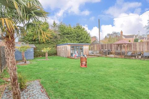 4 bedroom detached bungalow for sale - The Birches, Weeping Cross, Bodicote - Large Plot