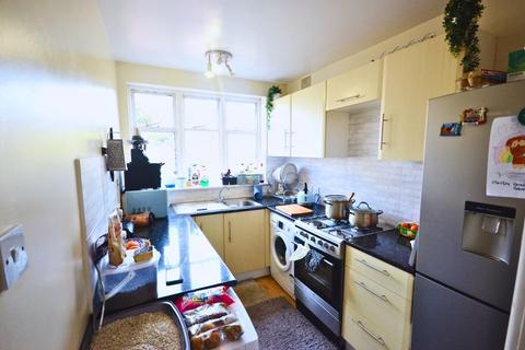 2 bedroom flat for sale - 307 Charminster Road, Bournemouth BH8