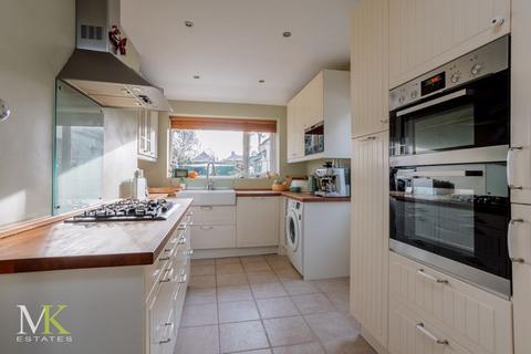518 Charminster Road, Bournemouth, BH8 9SJ