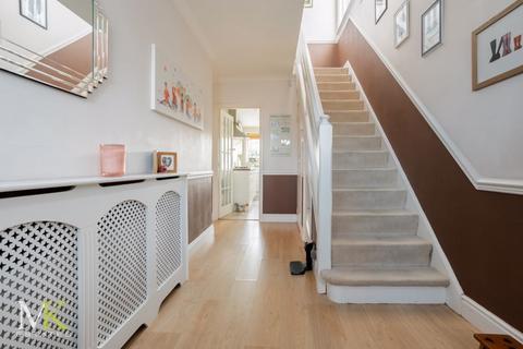 518 Charminster Road, Bournemouth, BH8 9SJ