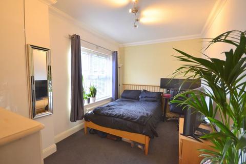 3 bedroom apartment to rent, 34 Milton Road, Bournemouth BH8