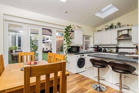96 Blenheim Road, Harrow, HA2 7AF