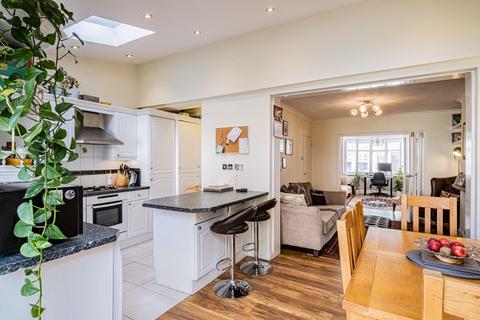 96 Blenheim Road, Harrow, HA2 7AF