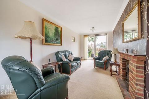 14 Margaret Close, Romford, RM2 5SJ