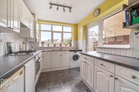 14 Margaret Close, Romford, RM2 5SJ