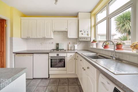 14 Margaret Close, Romford, RM2 5SJ
