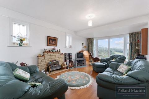 16 Borrowdale Drive, South Croydon, CR2 9JS
