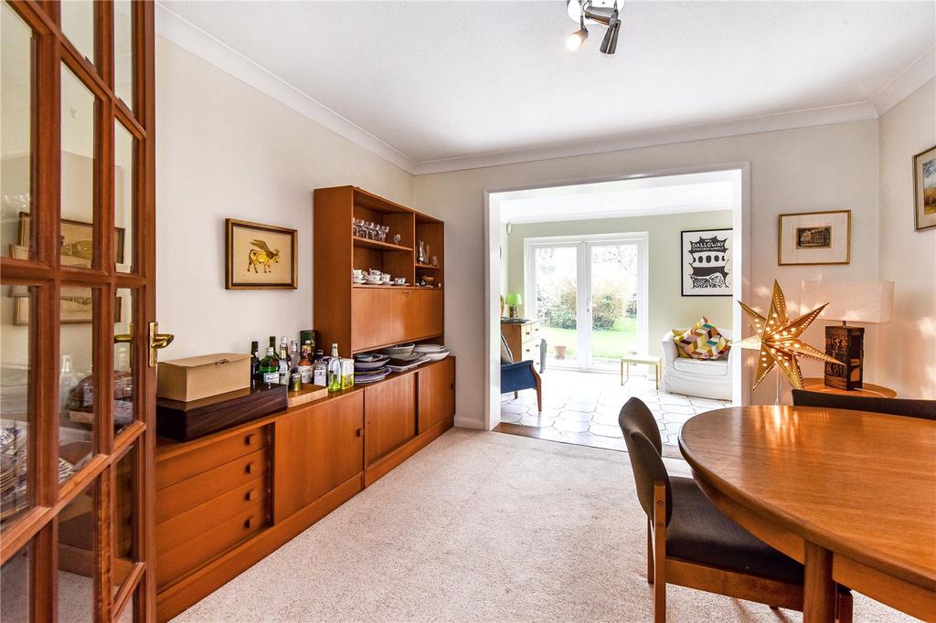 Snug/Dining Room