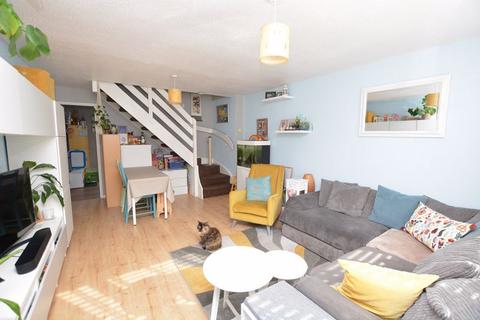 47 Beeton Close, Pinner, HA5 4NZ
