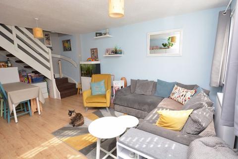 47 Beeton Close, Pinner, HA5 4NZ