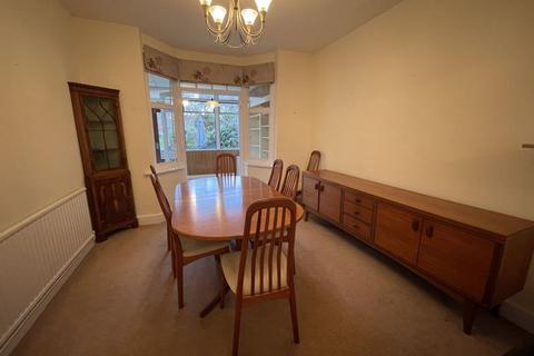 54 Farm Road, Edgware, HA8 9LT