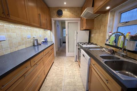 54 Farm Road, Edgware, HA8 9LT