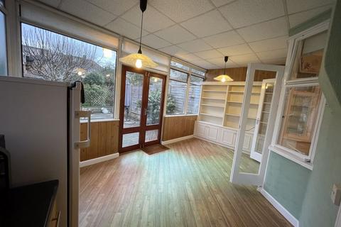 54 Farm Road, Edgware, HA8 9LT