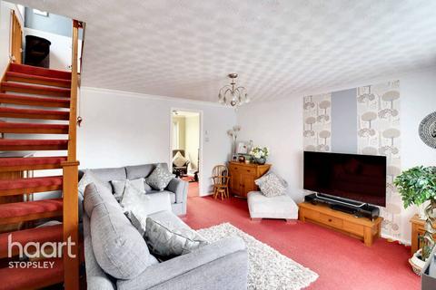 11 Claverley Green, Luton, LU2 8TB