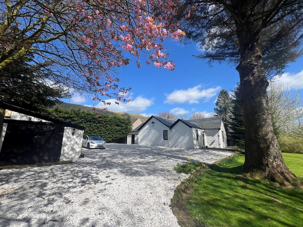 100 Crosshill Street, Lennoxtown... 3 bed detached house for sale £